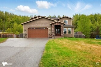 Building Photo - 6043 E Fetlock Dr