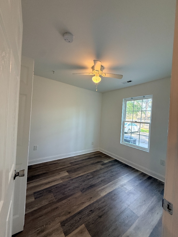 Building Photo - 1200 Hemingway Chapel Rd