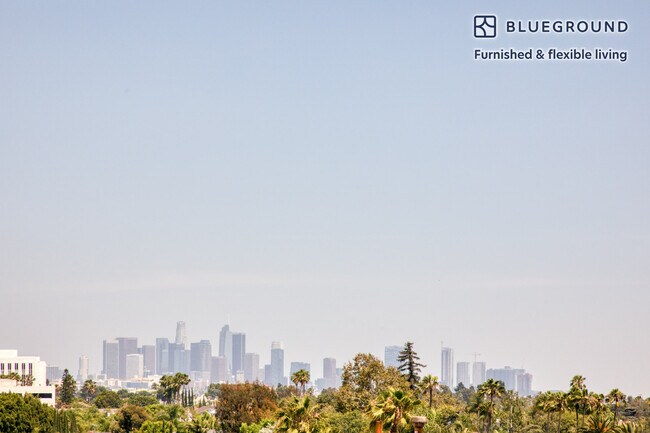 Foto del edificio - 5100 Wilshire Blvd