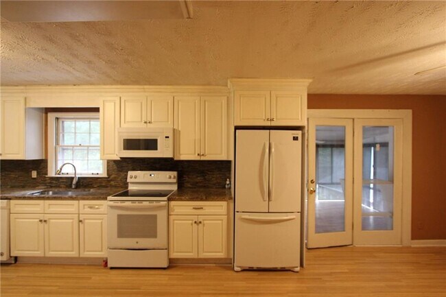 Foto del edificio - 2944 Piedmont Dr