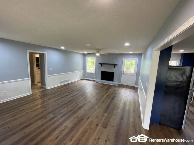 Foto del edificio - 5619 Stewart Mill Rd
