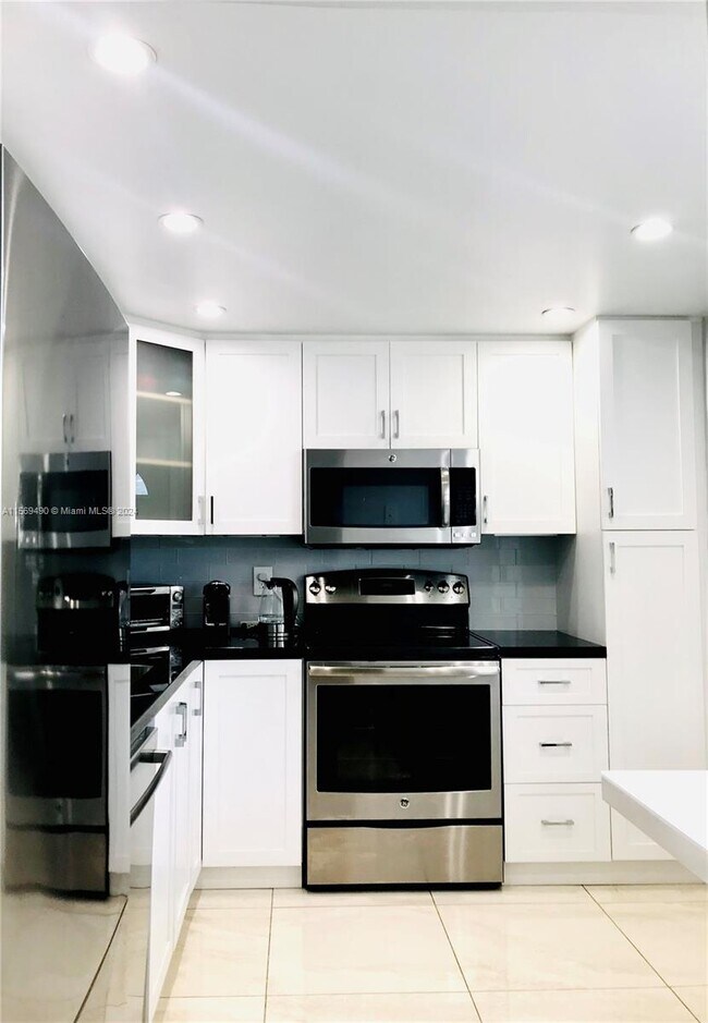Foto del edificio - 1351 NE 191st St