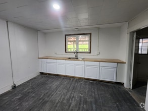 Building Photo - 1401 US-2