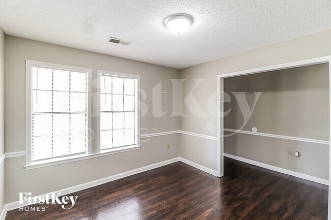 Foto del edificio - 5716 Remsen Ave