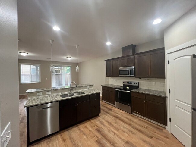 Building Photo - 2641 NE 130th Ct