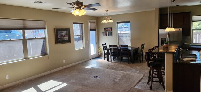 Foto del edificio - 2490 W Pollo Cir