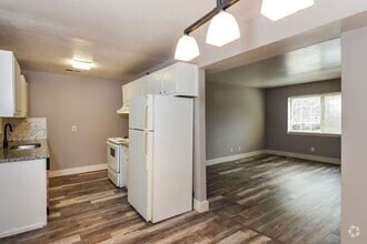 Building Photo - 641 Powder Springs St