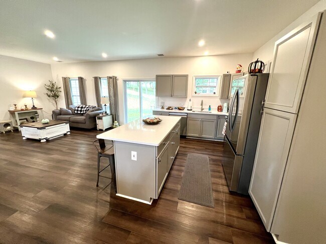 Building Photo - 51 Patrick Ct