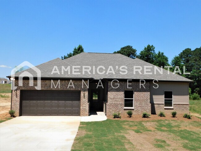 Building Photo - Rent in Jasper, AL... Available to View No...