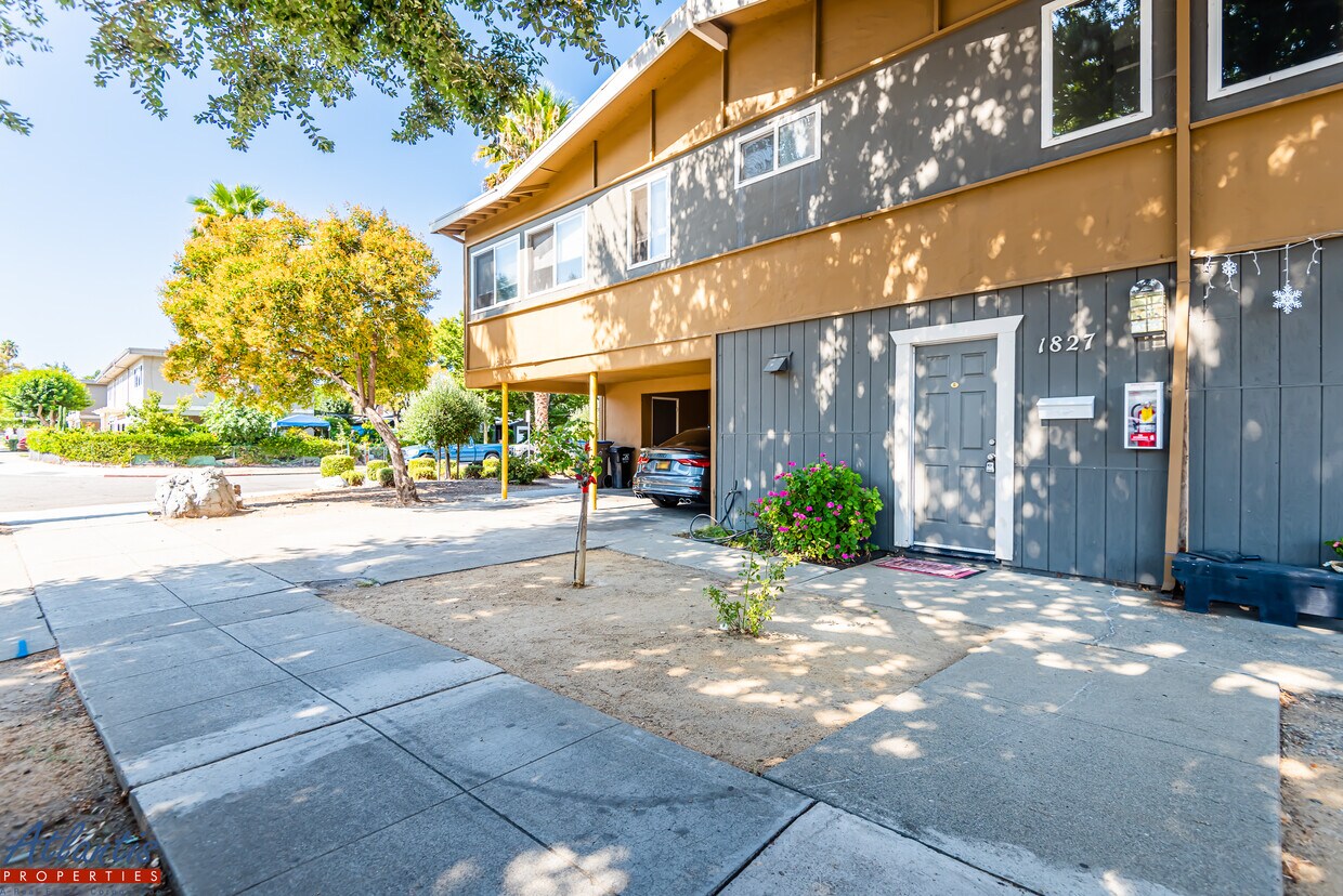 Primary Photo - 1825 Lido Way