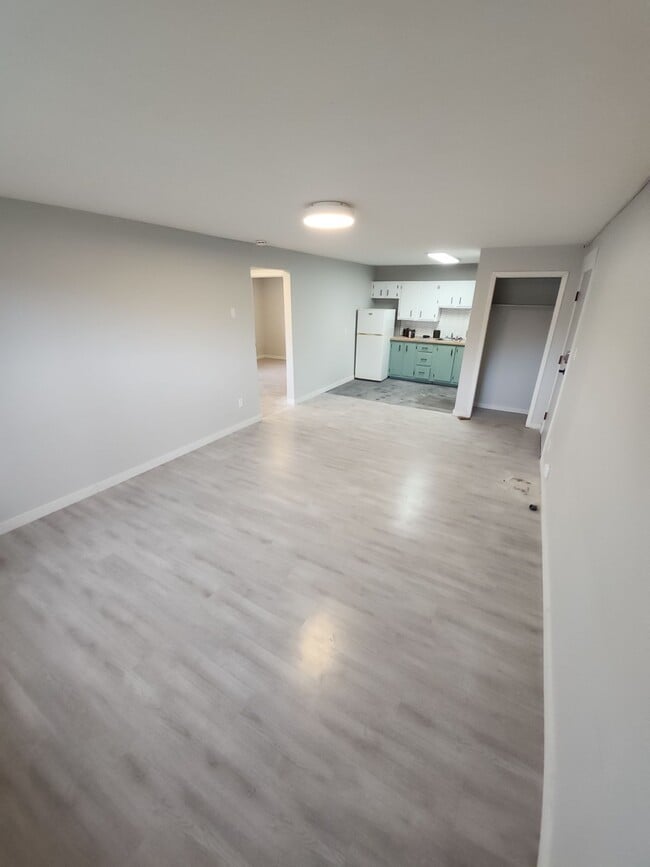 Building Photo - 30 Parkwood Dr