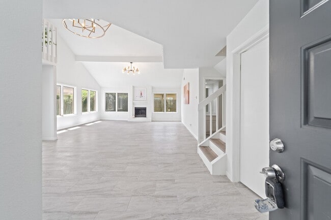 Building Photo - 12847 Ashford Knoll Dr