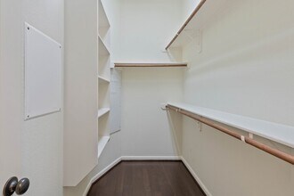 Building Photo - 174 Cheswood Forest Dr