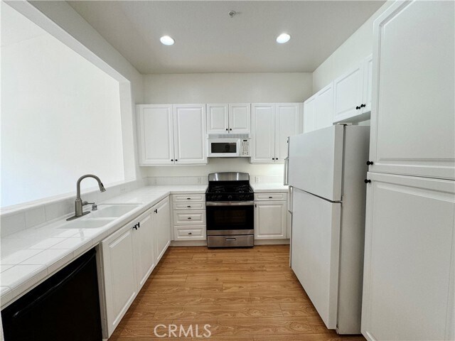 Building Photo - 10 Tivoli Ct