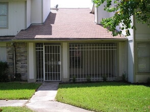 Building Photo - 5810 Twisted Pine Ct