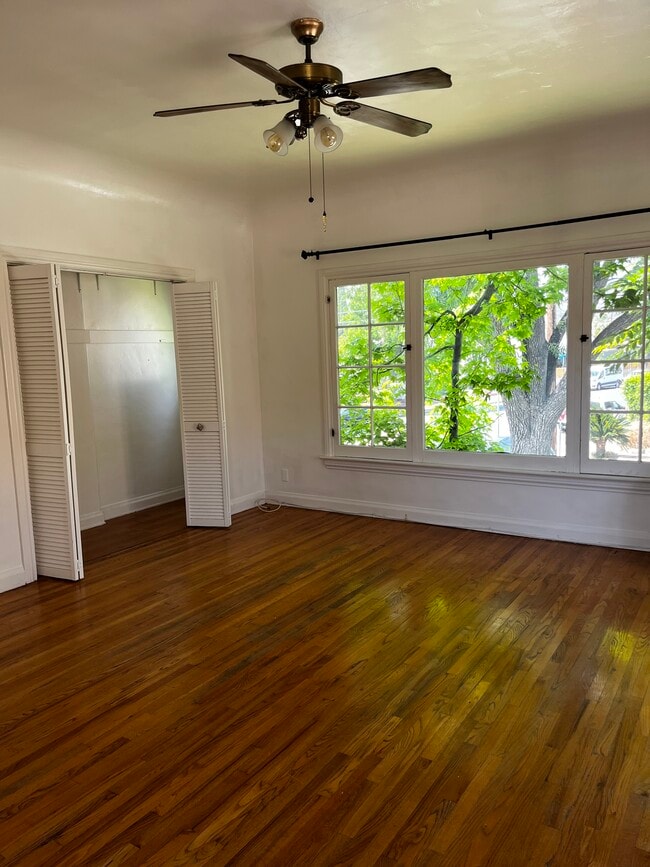 Building Photo - 222 N Chevy Chase Dr