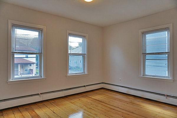 Building Photo - 250 River St