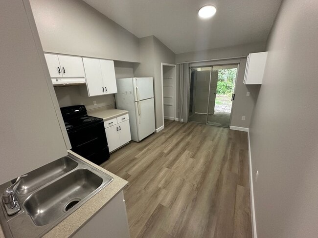Building Photo - Charming 1/2 duplex in the heart of Orlando