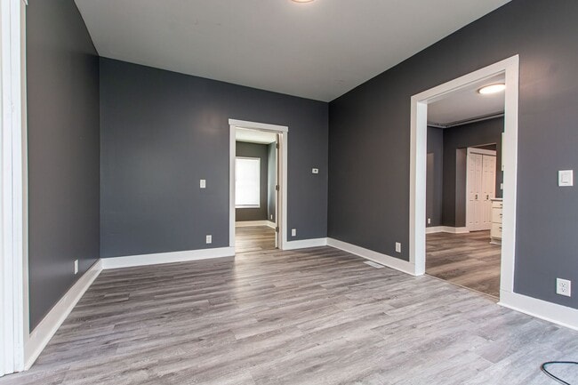 Building Photo - 2523 Ames Ave