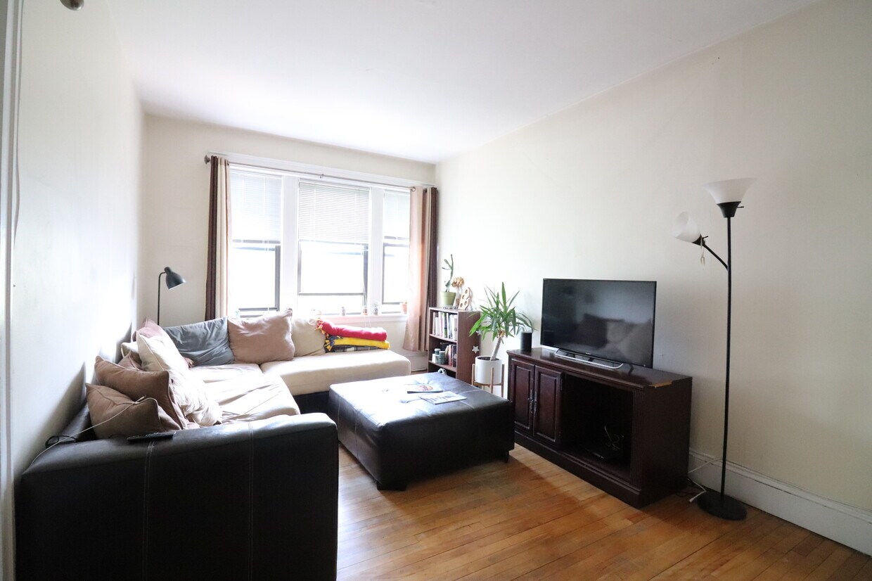Foto principal - 126 Babcock St