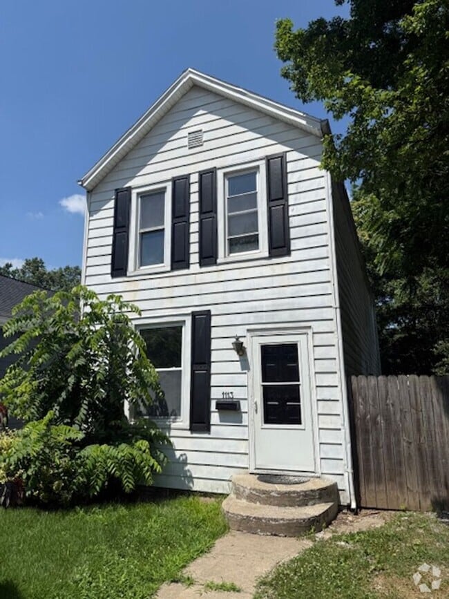 Building Photo - 1113 Henning Ave