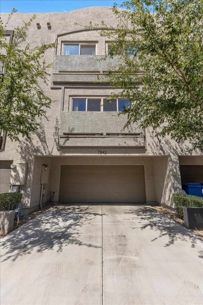 Building Photo - 7842 N 20th Glen