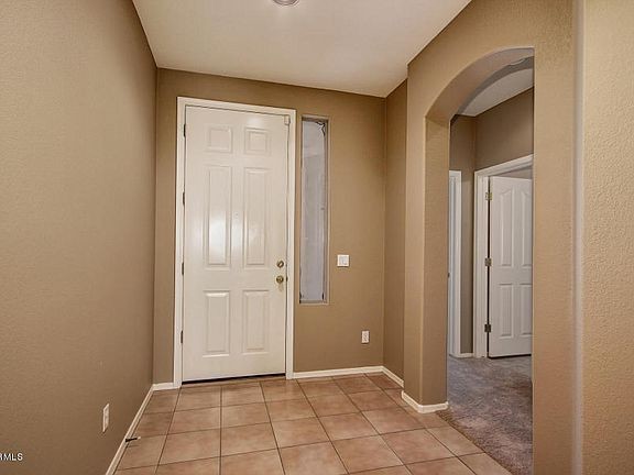 Primary Photo - 2181 E Bellerive Pl