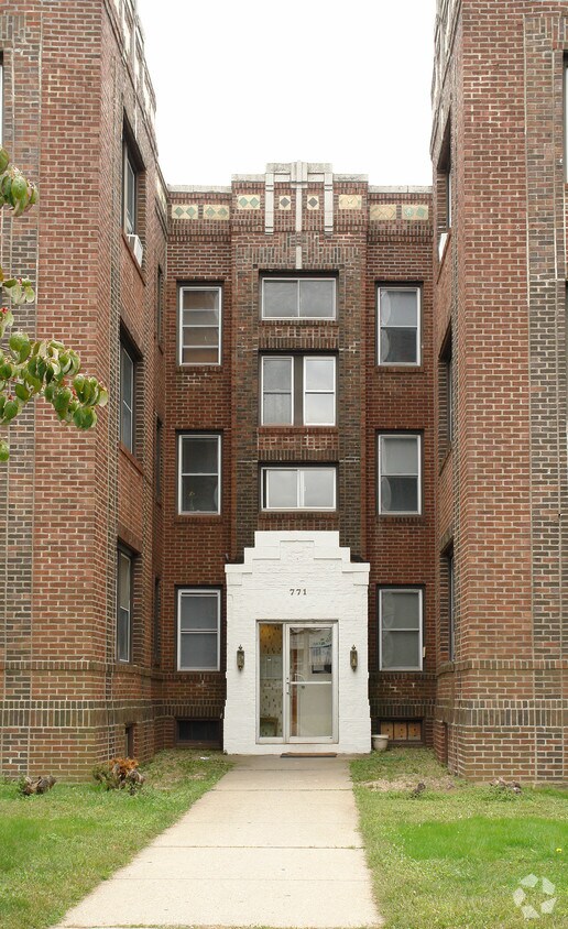 Foto del edificio - 771 Farmington Ave