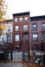Building Photo - 558A Monroe Street