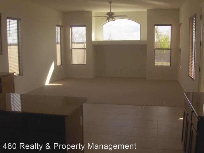 Building Photo - 4 br, 2 bath House - 10535 E Medina Ave
