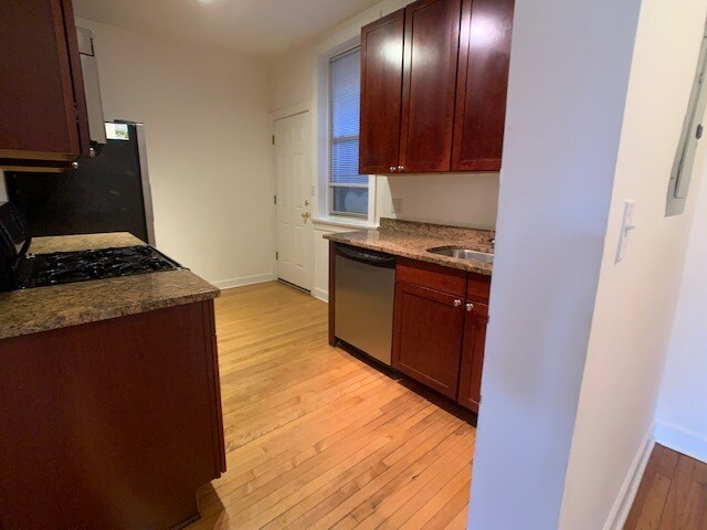 Foto del edificio - 4702 N Winchester Ave