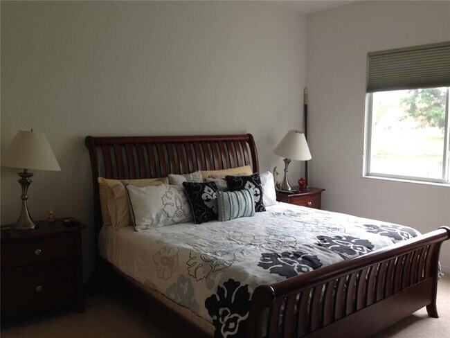 Foto del edificio - 3600 Oaks Clubhouse Dr