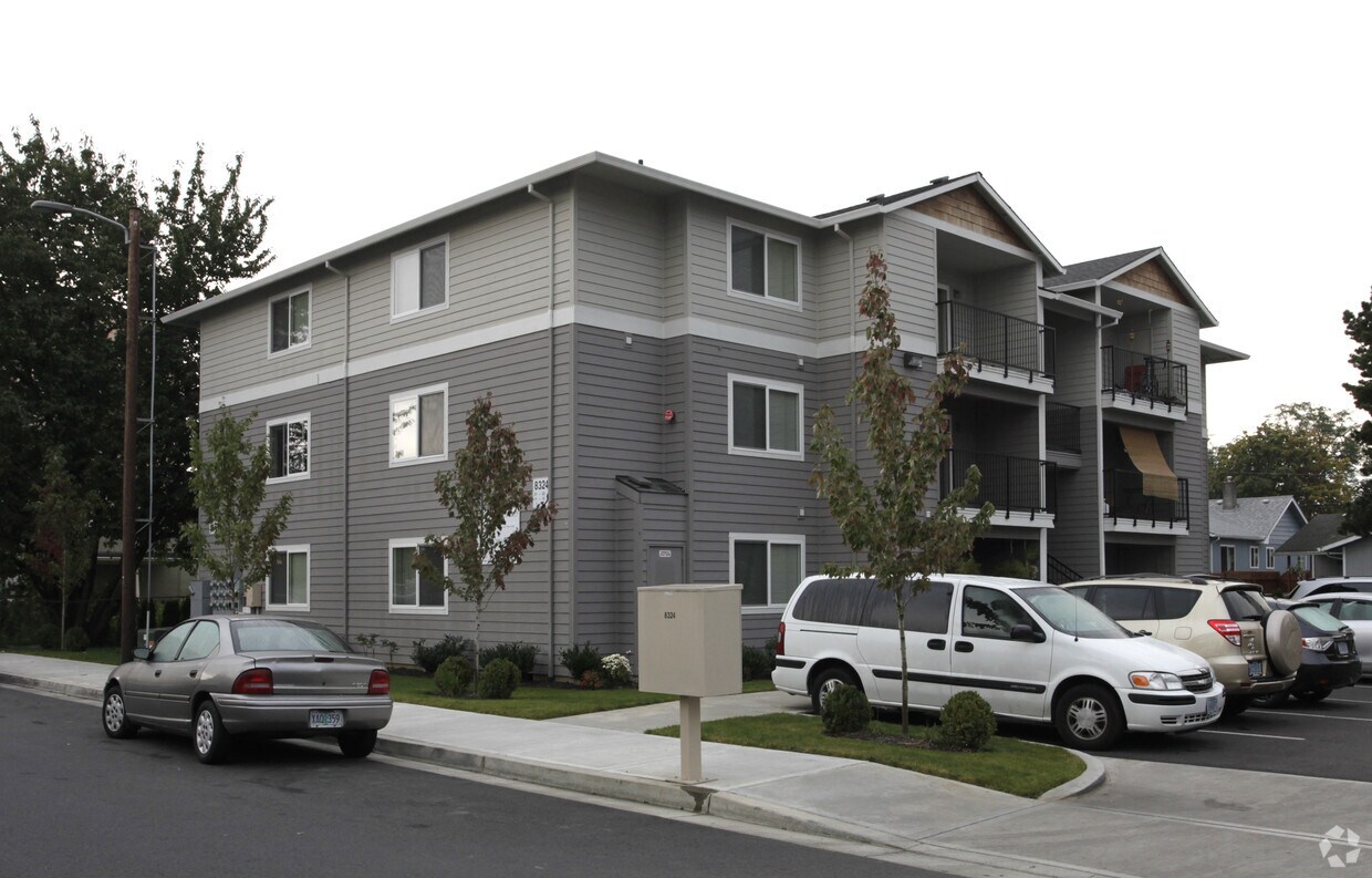 Rhine St Apartments - Rhine St Apts  RH-7865
