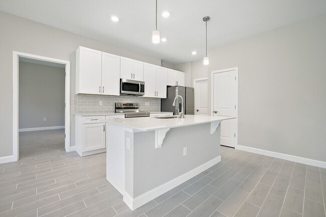 Foto del edificio - Modern New Home for Rent with Bonus Room in North Port