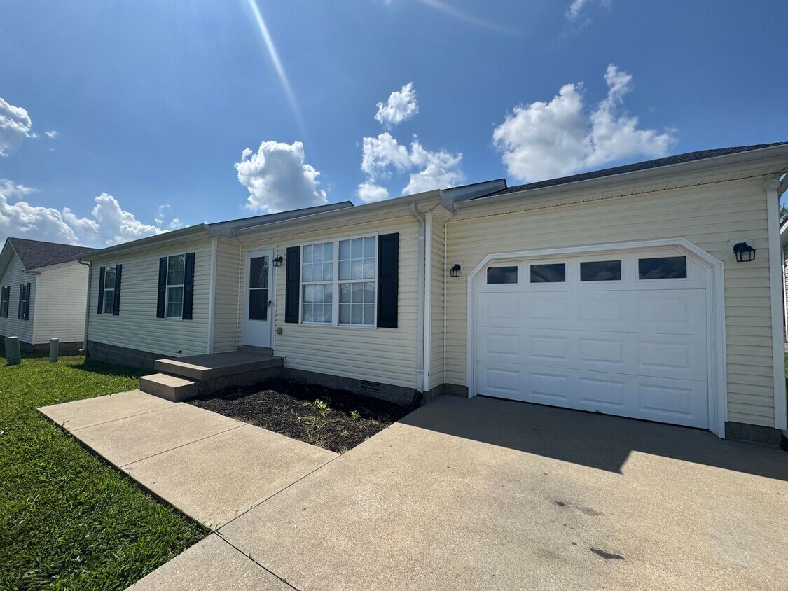 Foto del edificio - Newly Renovated 3BR 2BA home close to GM, ...