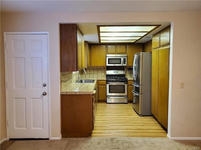 Primary Photo - 1149 Magnolia Ave