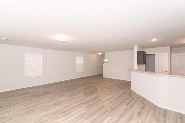 Building Photo - 24319 Borelli Dr