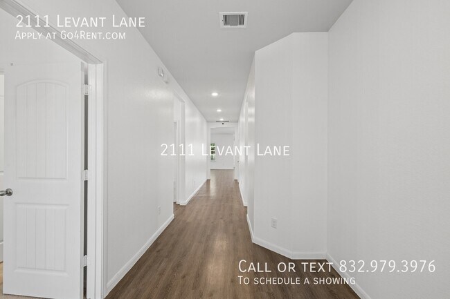Foto del edificio - 2111 Levant Ln