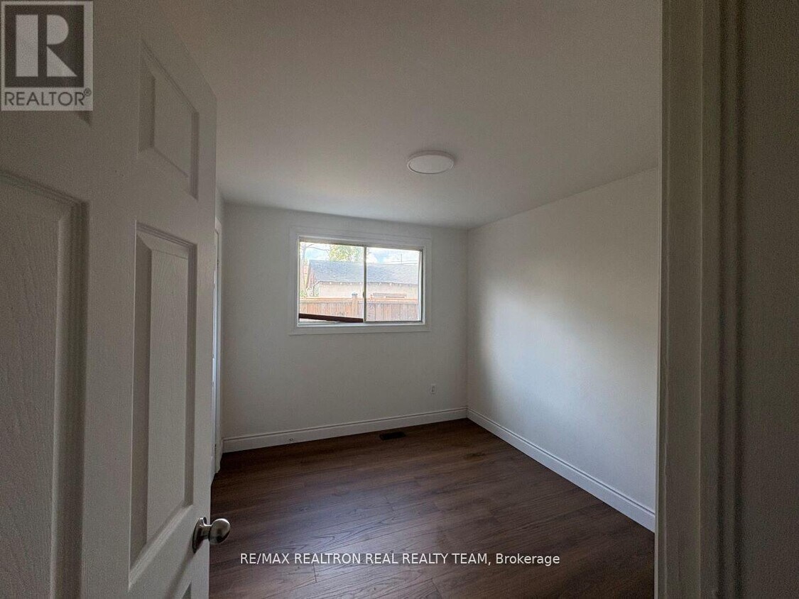 Building Photo - 1129 Cannon St E