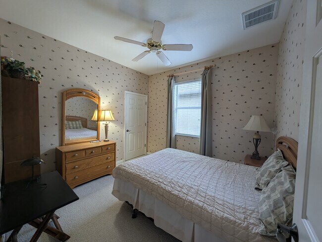 Foto del edificio - 10812 Deerberry Dr