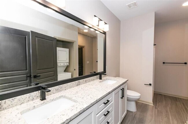 Foto del edificio - 1000 Ashwood Pkwy