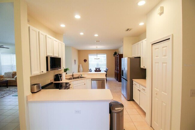 Building Photo - 5744 43rd Ct E