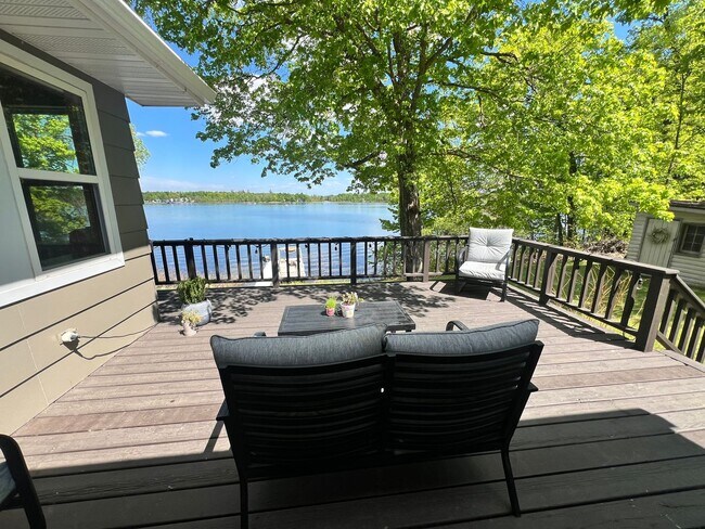 Foto del edificio - Beautiful Lake Home on Fox Lake