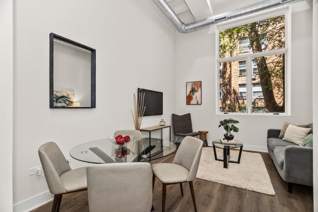 Foto del edificio - 1453 Maple Ave