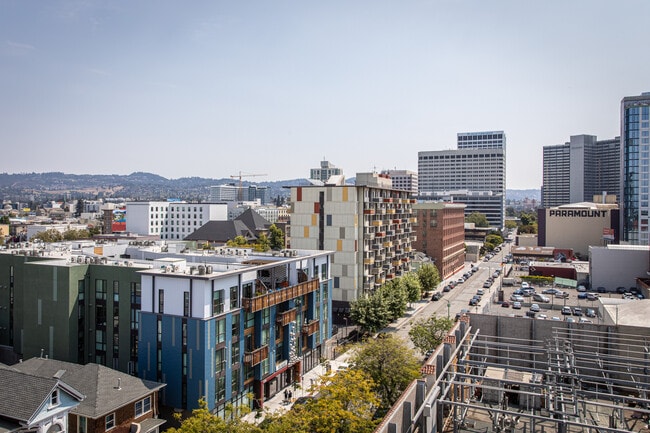 Foto del edificio - 630 Thomas L Berkley Way