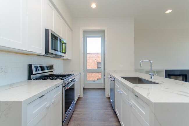 Building Photo - 2812 N Mildred Ave