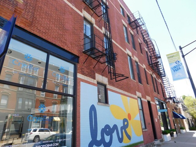 Building Photo - 1205 W Webster Ave