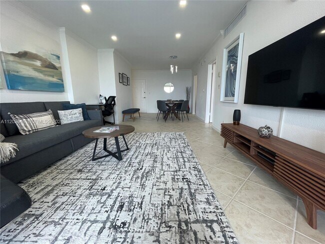 Building Photo - 2501 S Ocean Dr