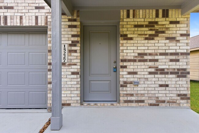 Foto del edificio - 15227 Abella Dr