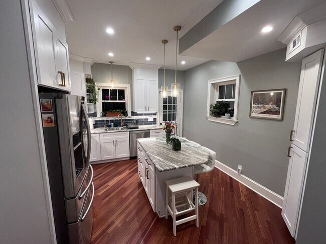 Large Eat in Kitchen, Designer Granite counters and sills, Marble inlay Backsplash, In Sink Filter - 2607 E Hagert St